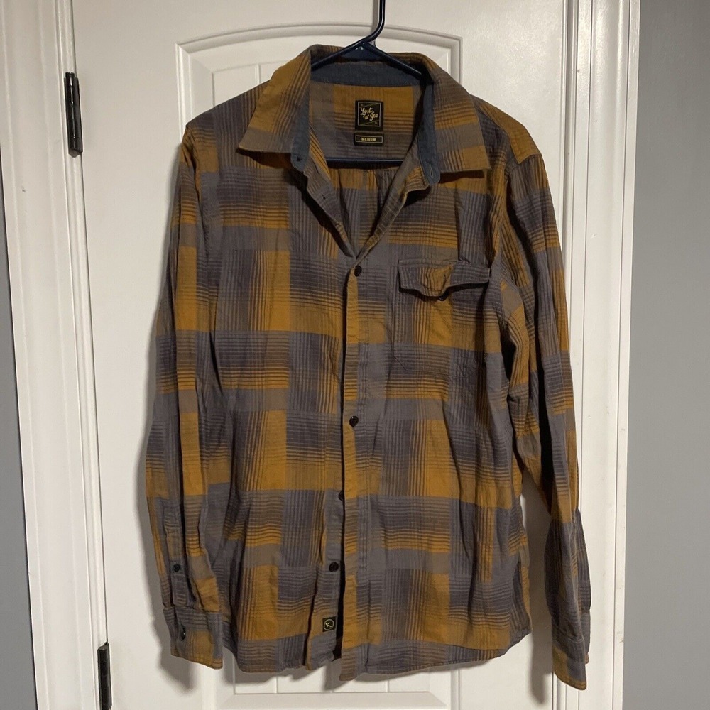 Lost At Sea Medium Men Flannel Button Down Shirt Gray Gold Plaid 1 Pocket Cotton